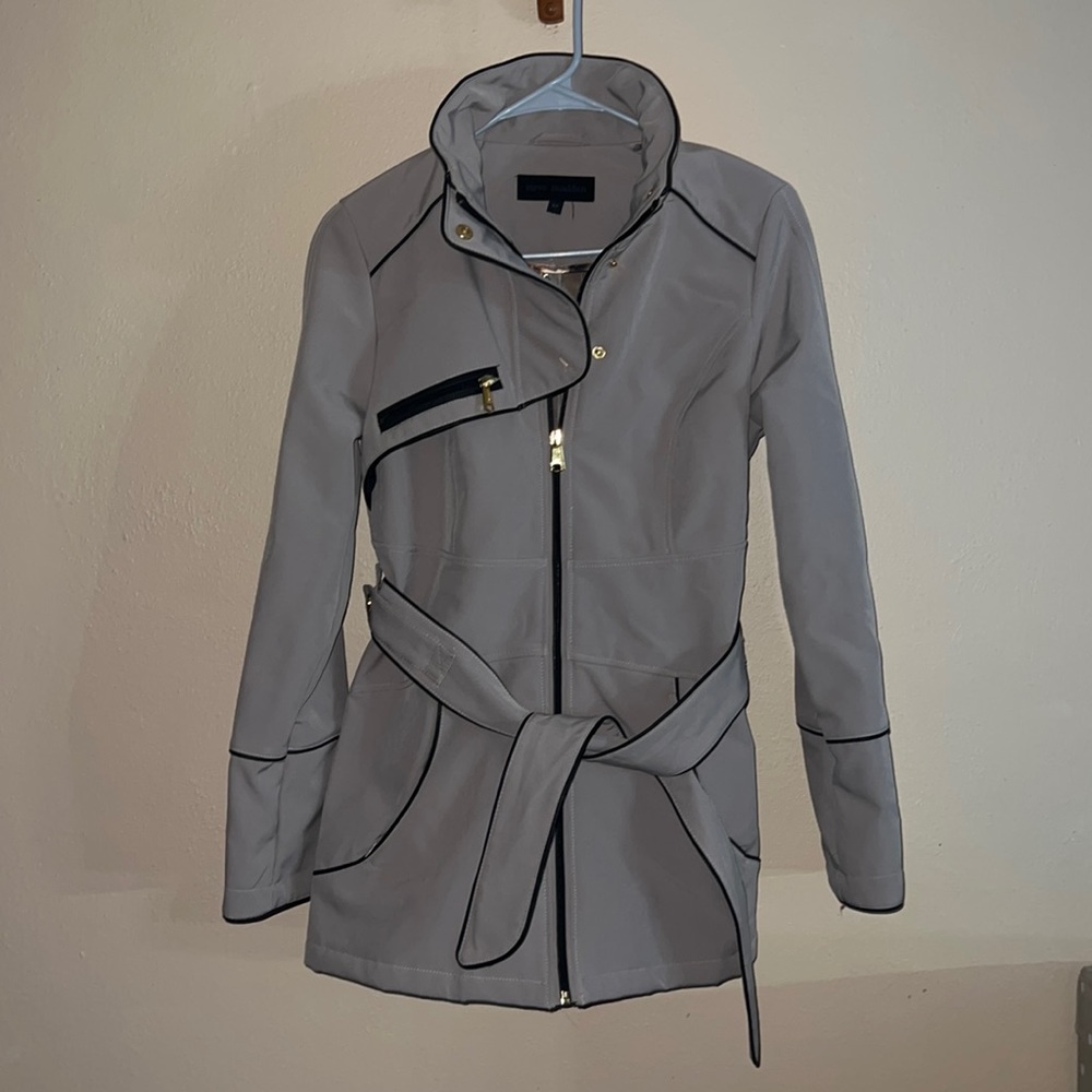 Steve Madden. Tan coat. Small